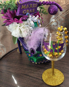 Mardi Gras monogram initial wine glass